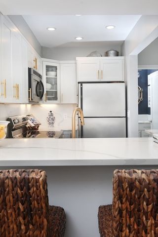 60 Gibson St 104, Boston, MA 02122