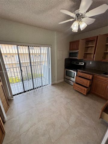 421 Swallow Dr 10, Miami Springs, FL 33166