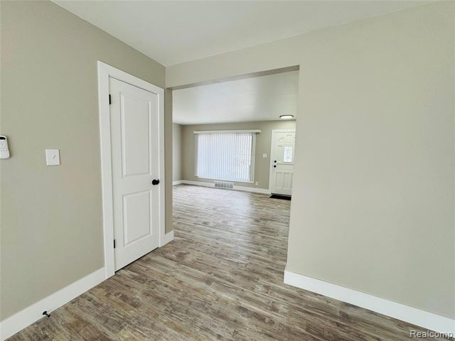 4711 Rosewold Avenue, Royal Oak, MI 48073