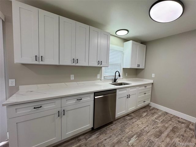 4711 Rosewold Avenue, Royal Oak, MI 48073