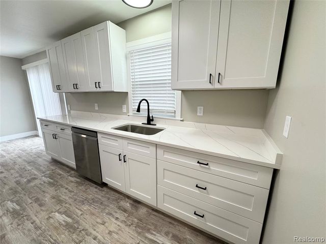 4711 Rosewold Avenue, Royal Oak, MI 48073