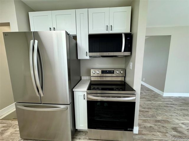 4711 Rosewold Avenue, Royal Oak, MI 48073