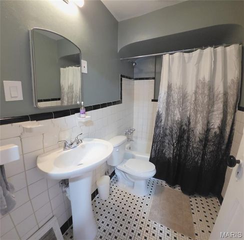 8261 Watson Road, Webster Groves, MO 63119