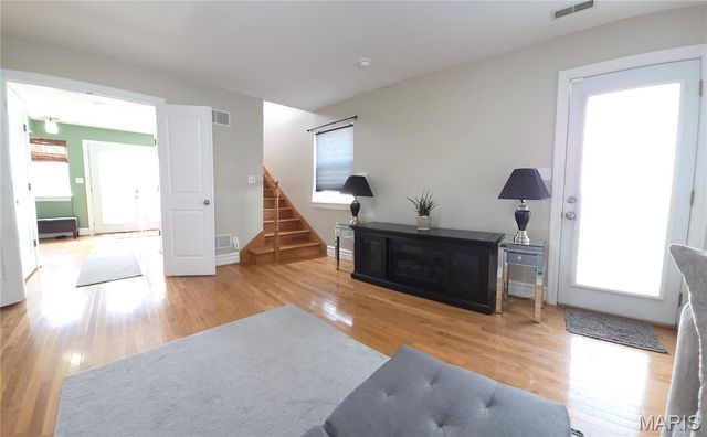 8261 Watson Road, Webster Groves, MO 63119