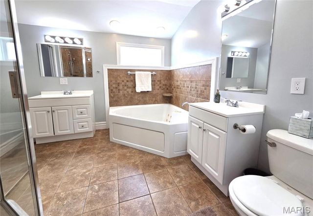 8261 Watson Road, Webster Groves, MO 63119