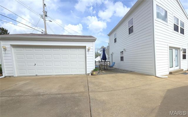 8261 Watson Road, Webster Groves, MO 63119