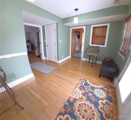 8261 Watson Road, Webster Groves, MO 63119