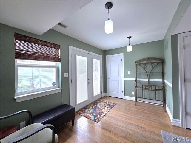 8261 Watson Road, Webster Groves, MO 63119