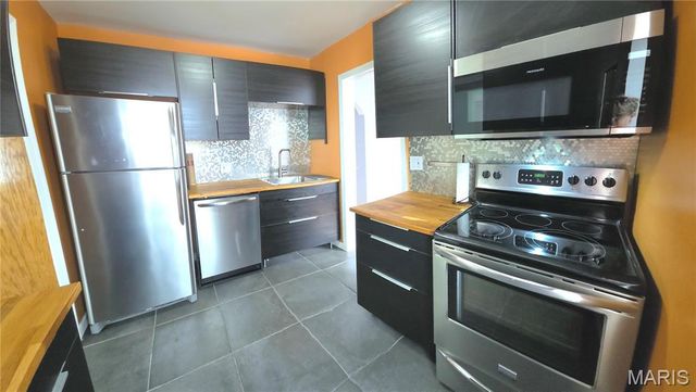 8261 Watson Road, Webster Groves, MO 63119