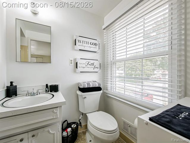 21131 Harvard Road, Southfield, MI 48076