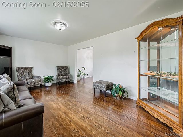 21131 Harvard Road, Southfield, MI 48076