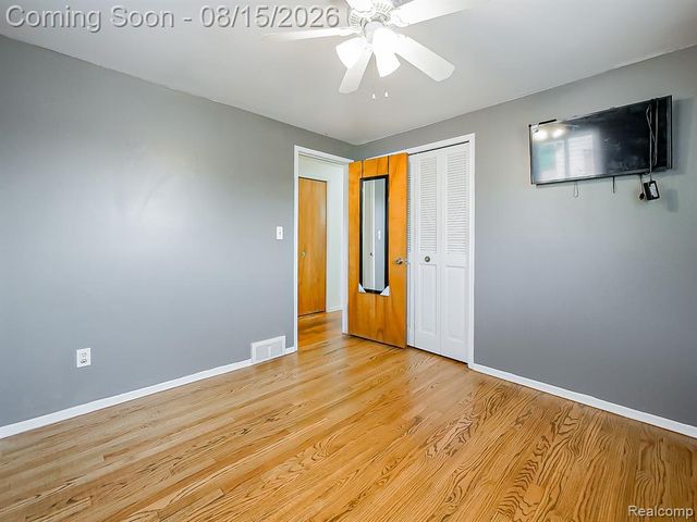 21131 Harvard Road, Southfield, MI 48076