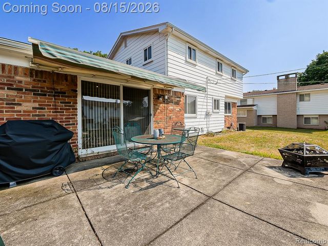 21131 Harvard Road, Southfield, MI 48076