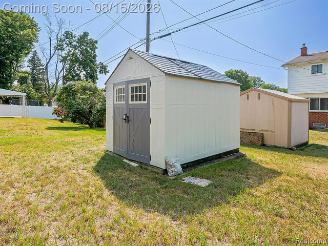 21131 Harvard Road, Southfield, MI 48076