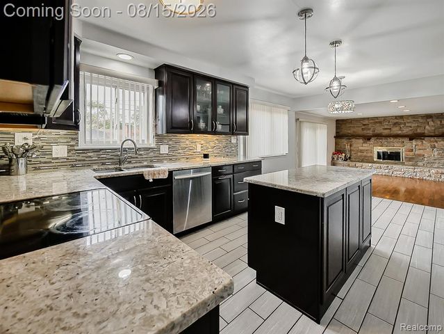 21131 Harvard Road, Southfield, MI 48076