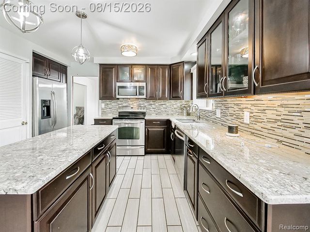 21131 Harvard Road, Southfield, MI 48076