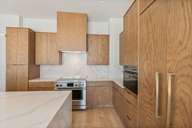 321 31st Ave N Apt 111, Nashville, TN 37203
