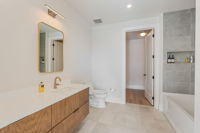 321 31st Ave N Apt 111, Nashville, TN 37203