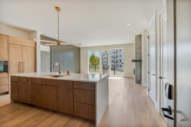 321 31st Ave N Apt 111, Nashville, TN 37203