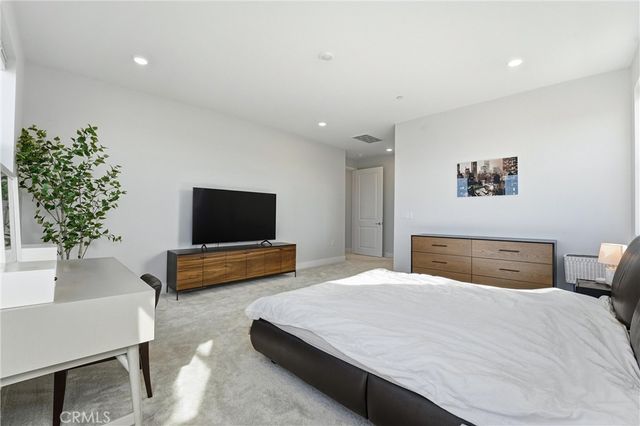 458 Loon, Irvine, CA 92618