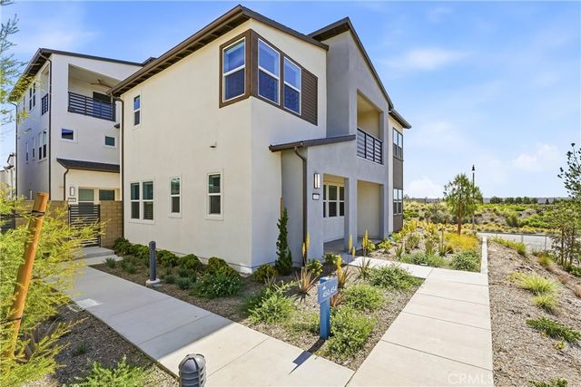 458 Loon, Irvine, CA 92618