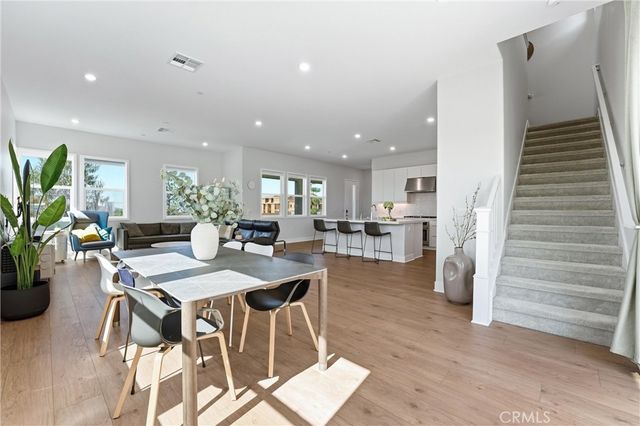 458 Loon, Irvine, CA 92618