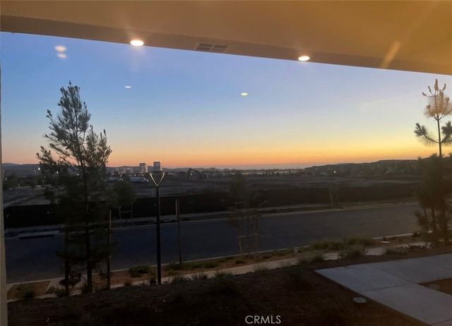 458 Loon, Irvine, CA 92618