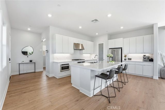 458 Loon, Irvine, CA 92618