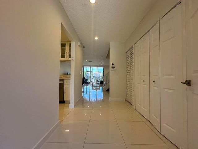 10630 NW 14th Street 118, Plantation, FL 33322