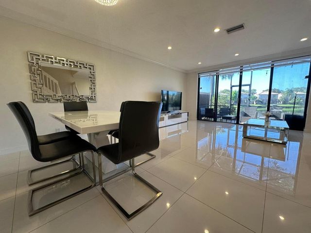 10630 NW 14th Street 118, Plantation, FL 33322