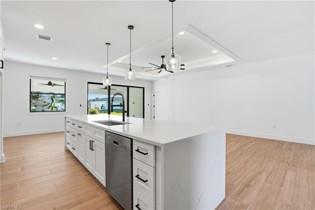 3903 15th ST SW, Lehigh Acres, FL 33976