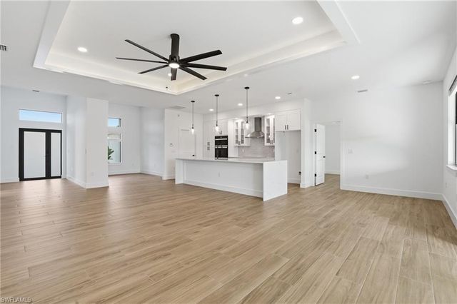 3903 15th ST SW, Lehigh Acres, FL 33976