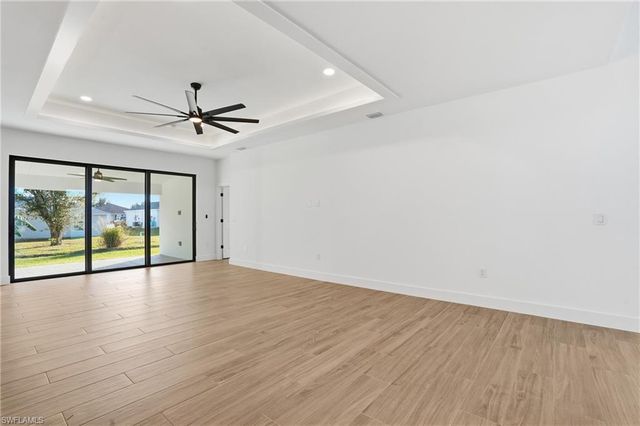 3903 15th ST SW, Lehigh Acres, FL 33976