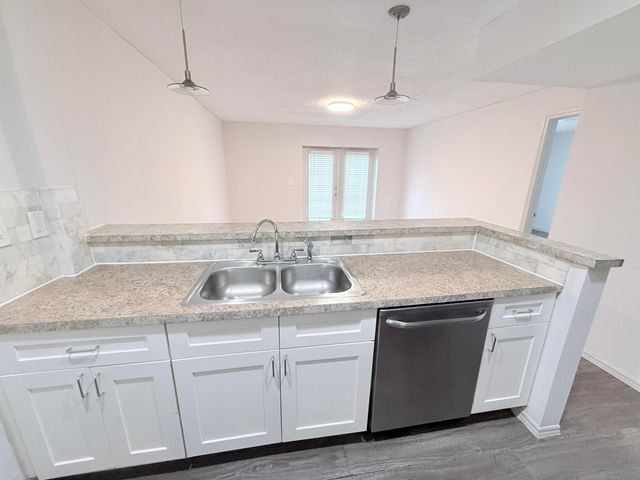 2117 E Bond Drive 1, West Palm Beach, FL 33415