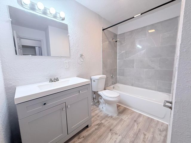 2117 E Bond Drive 1, West Palm Beach, FL 33415