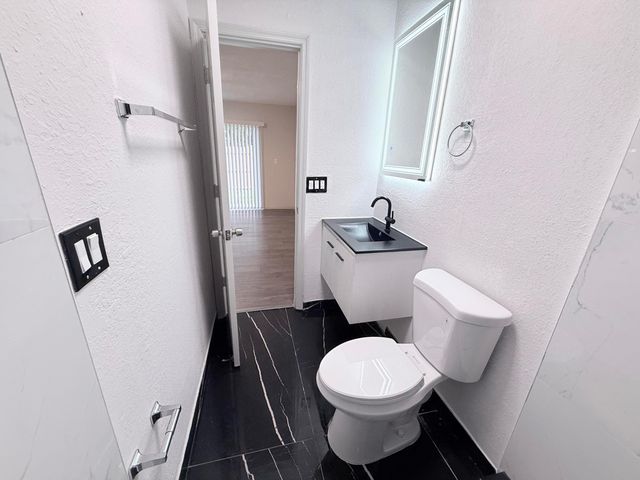 2117 E Bond Drive 1, West Palm Beach, FL 33415