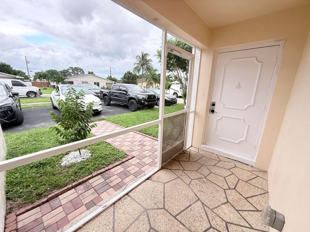 2117 E Bond Drive 1, West Palm Beach, FL 33415