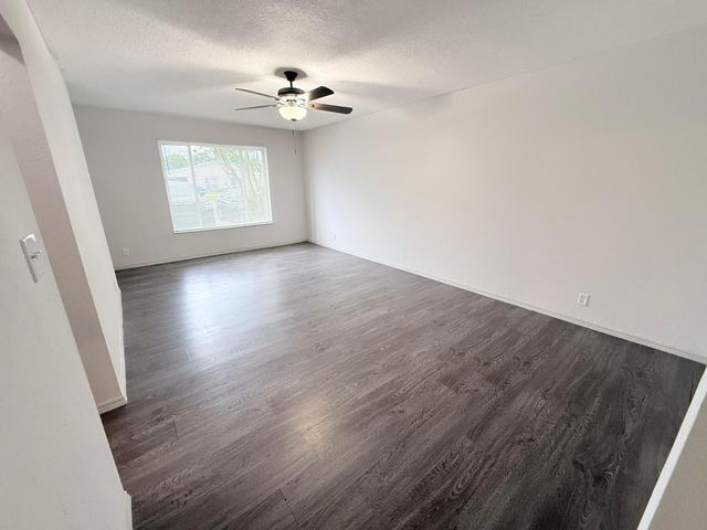 2117 E Bond Drive 1, West Palm Beach, FL 33415