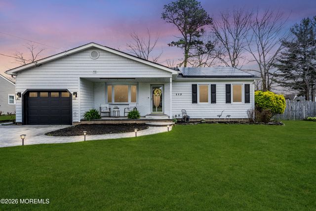 117 Inlet Avenue, Manahawkin, NJ 08050