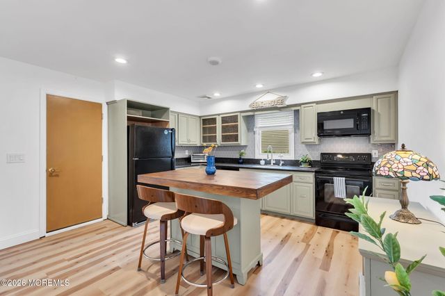 117 Inlet Avenue, Manahawkin, NJ 08050