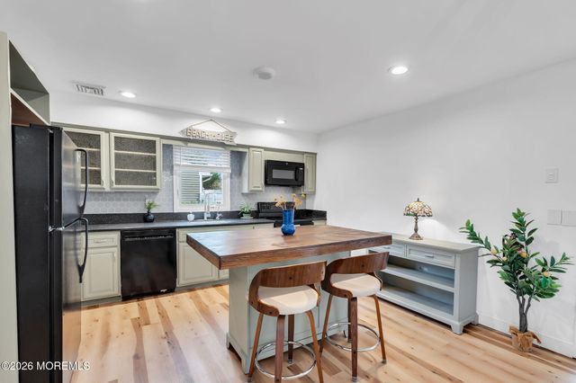 117 Inlet Avenue, Manahawkin, NJ 08050