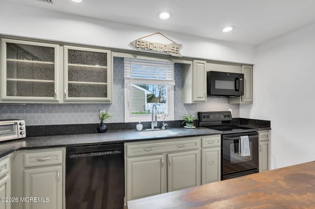 117 Inlet Avenue, Manahawkin, NJ 08050