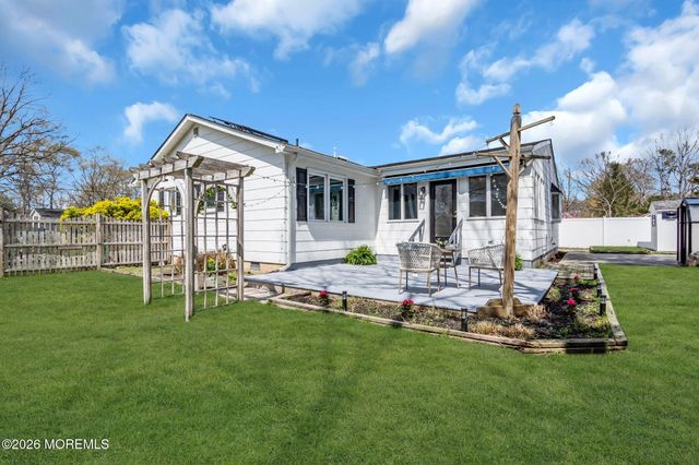 117 Inlet Avenue, Manahawkin, NJ 08050