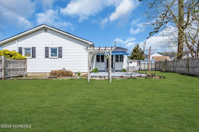 117 Inlet Avenue, Manahawkin, NJ 08050