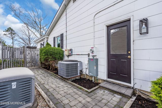 117 Inlet Avenue, Manahawkin, NJ 08050