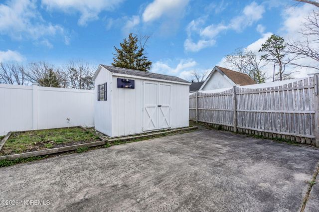 117 Inlet Avenue, Manahawkin, NJ 08050