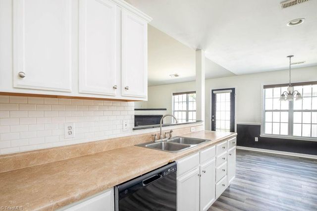 672 Chas Court, High Point, NC 27265