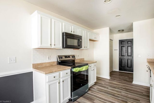 672 Chas Court, High Point, NC 27265