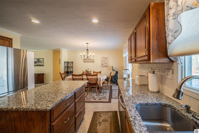 8265 Silver Ridge 3 B, West Paducah, KY 42086