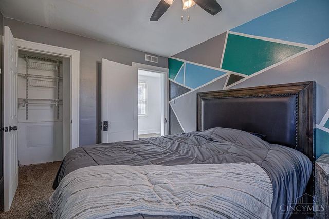 2635 Ocosta Avenue, Cincinnati, OH 45211